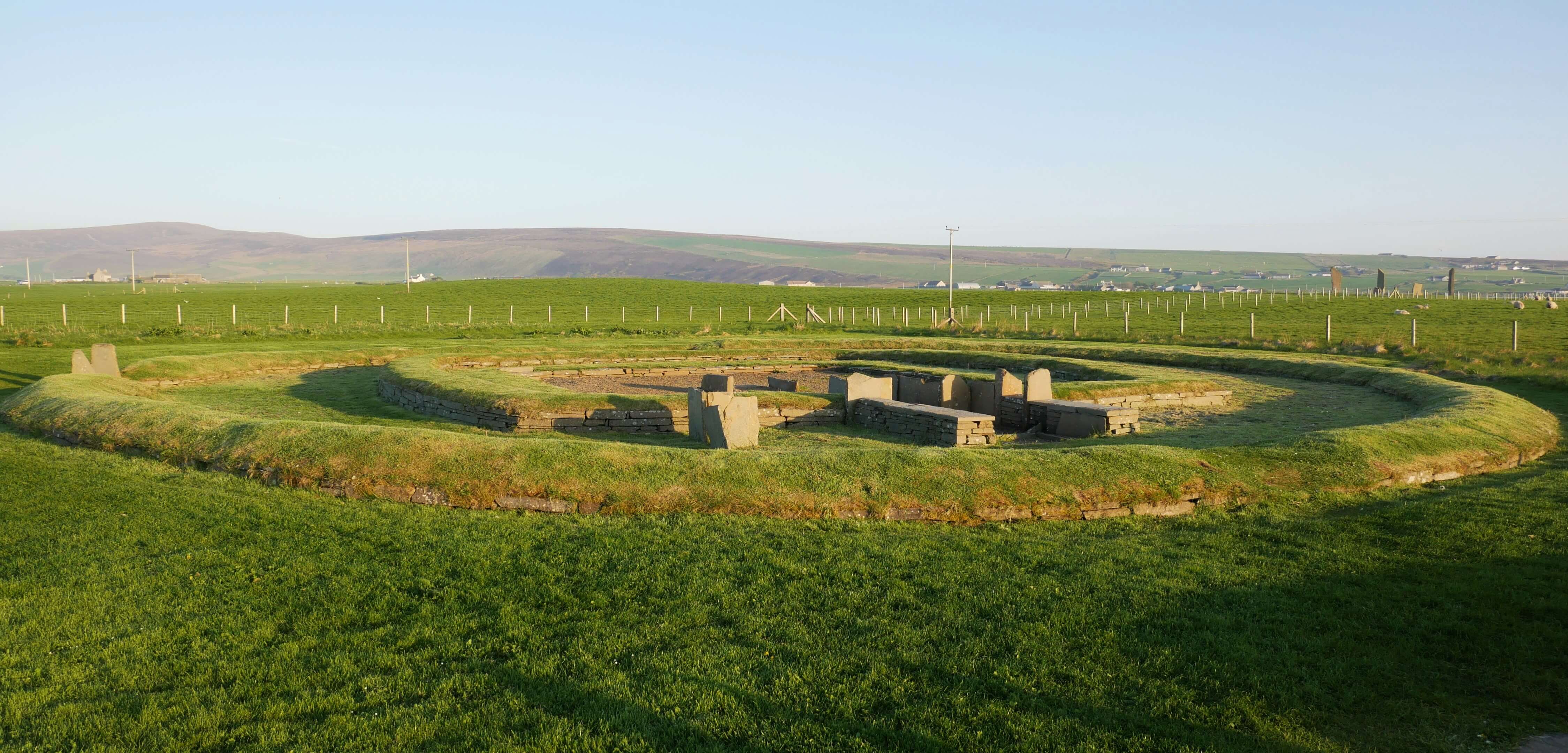 Barnhouse Barnhouse Neolithic Settlement near the Stones of Stenness, Orkney Islands, Scotland, UK. www.orkneyology.com