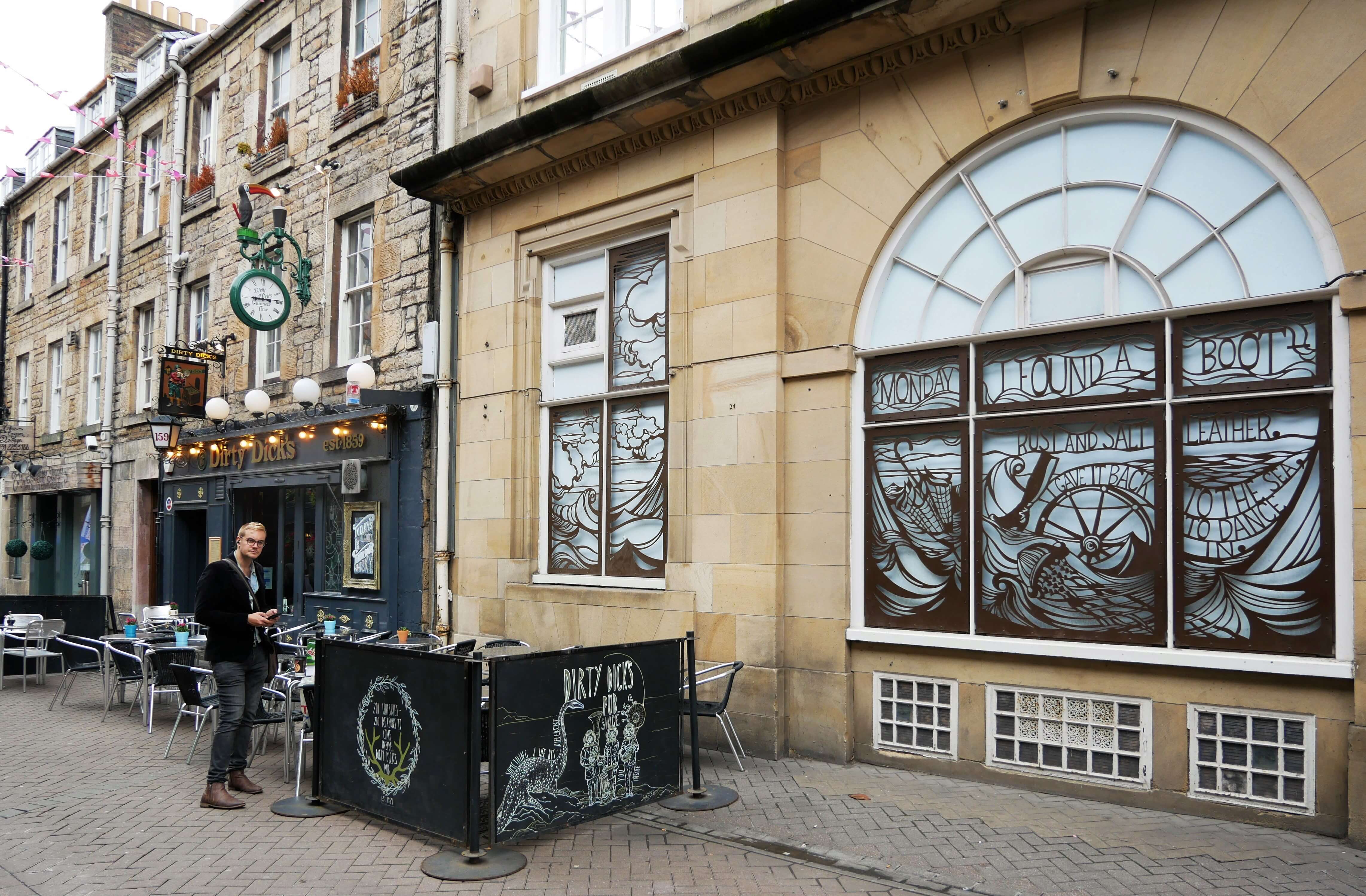 Edinburgh's Rose Street, where Orkney Islands poet GMB and his cronies used to hang out.