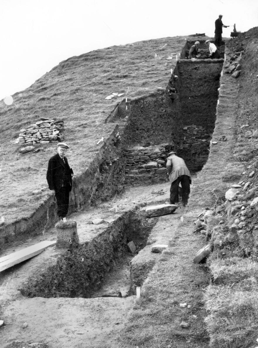 Gordon Childe's more delicate operation Gordon Childe's excavation at the Neolithic chambered tomb in Stenness, Orkney Islands, Scotland. www.Orkneyology.com