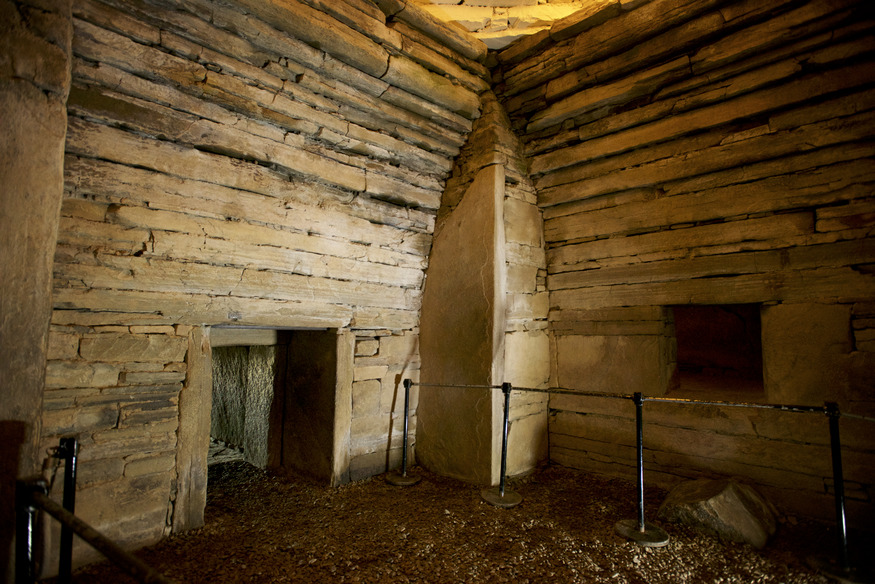 Maeshowe- interior Inside the Neolithic chambered tomb of Maeshowe in Stenness, Orkney Islands, Scotland. www.Orkneyology.com