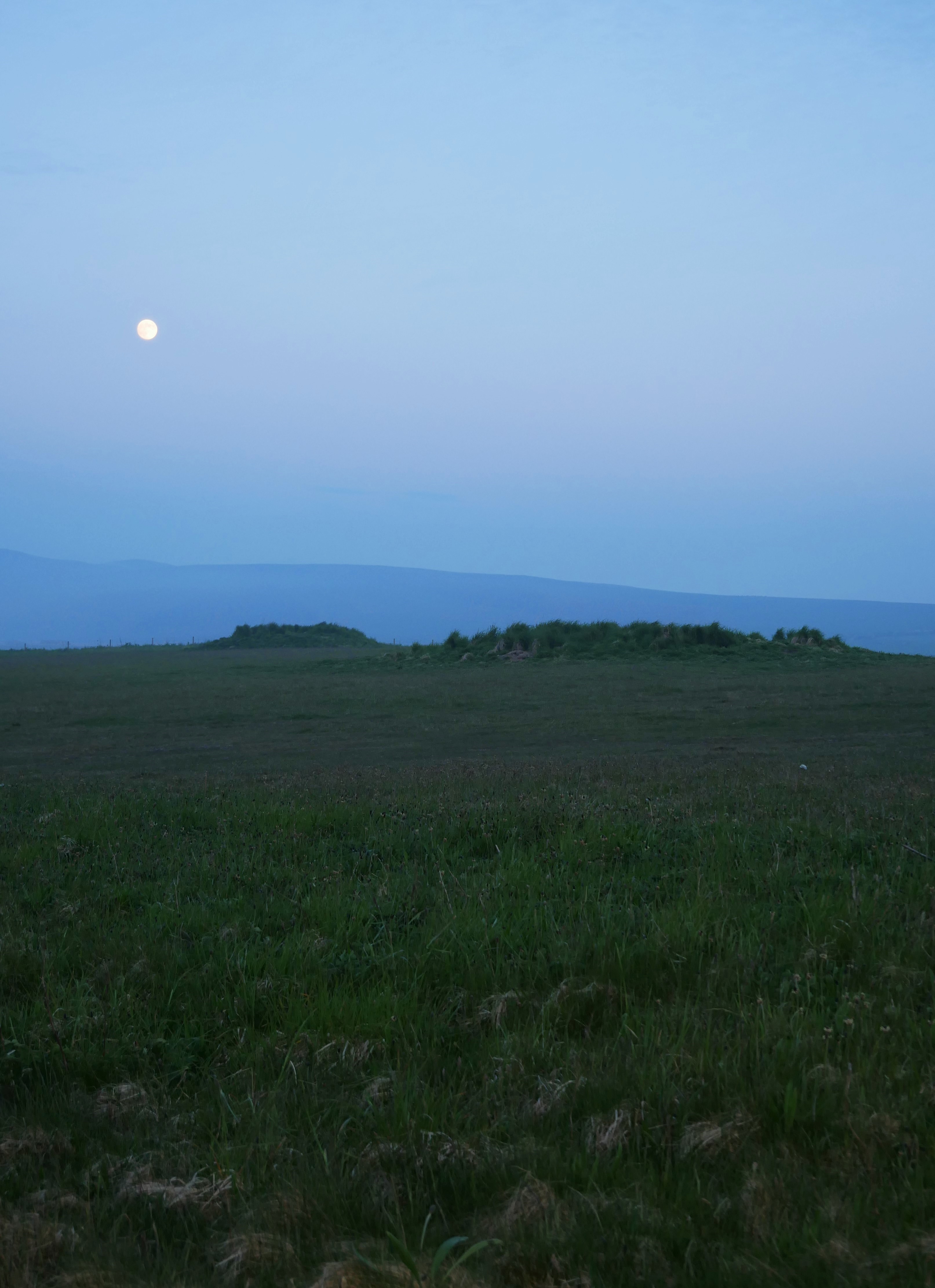 Burial mounds Ancient burial mounds at Brodgar, Orkney Islands, Scotland UK. www.orkneyology.com