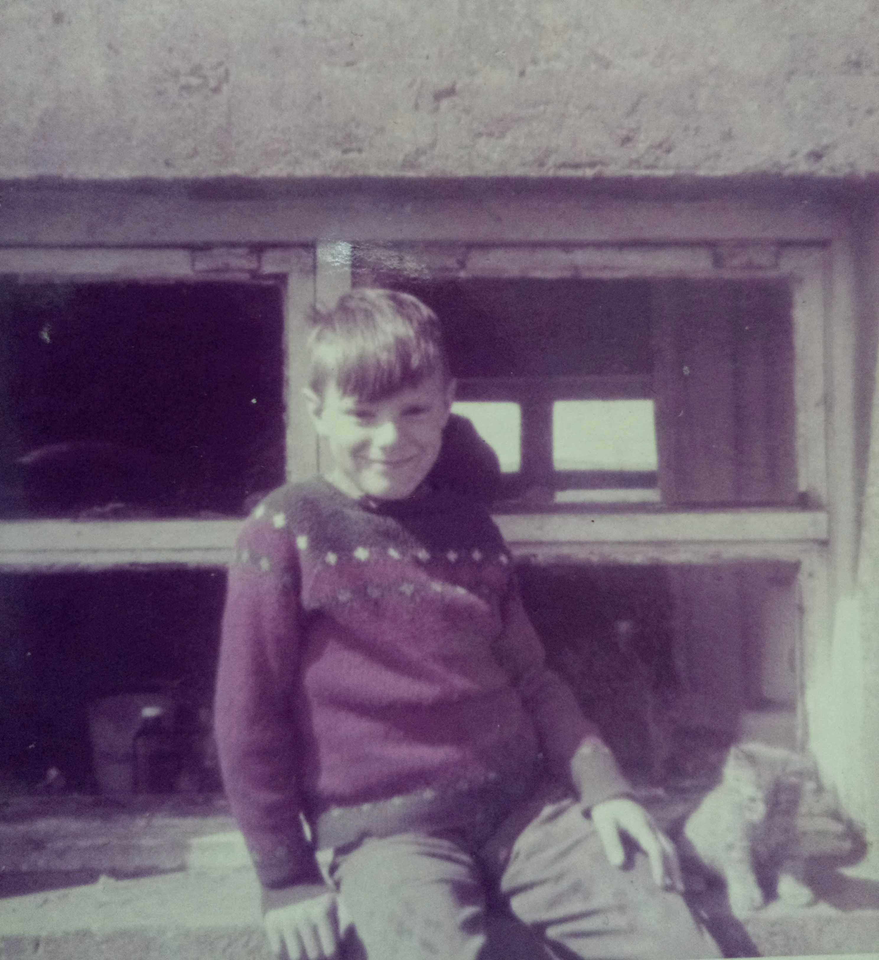Tom at Valdigar, the family farm Orcadian storyteller and writer Tom Muir at his family farm, Valdigar, Orkney Islands, Scotland, UK. Orkneyology.com